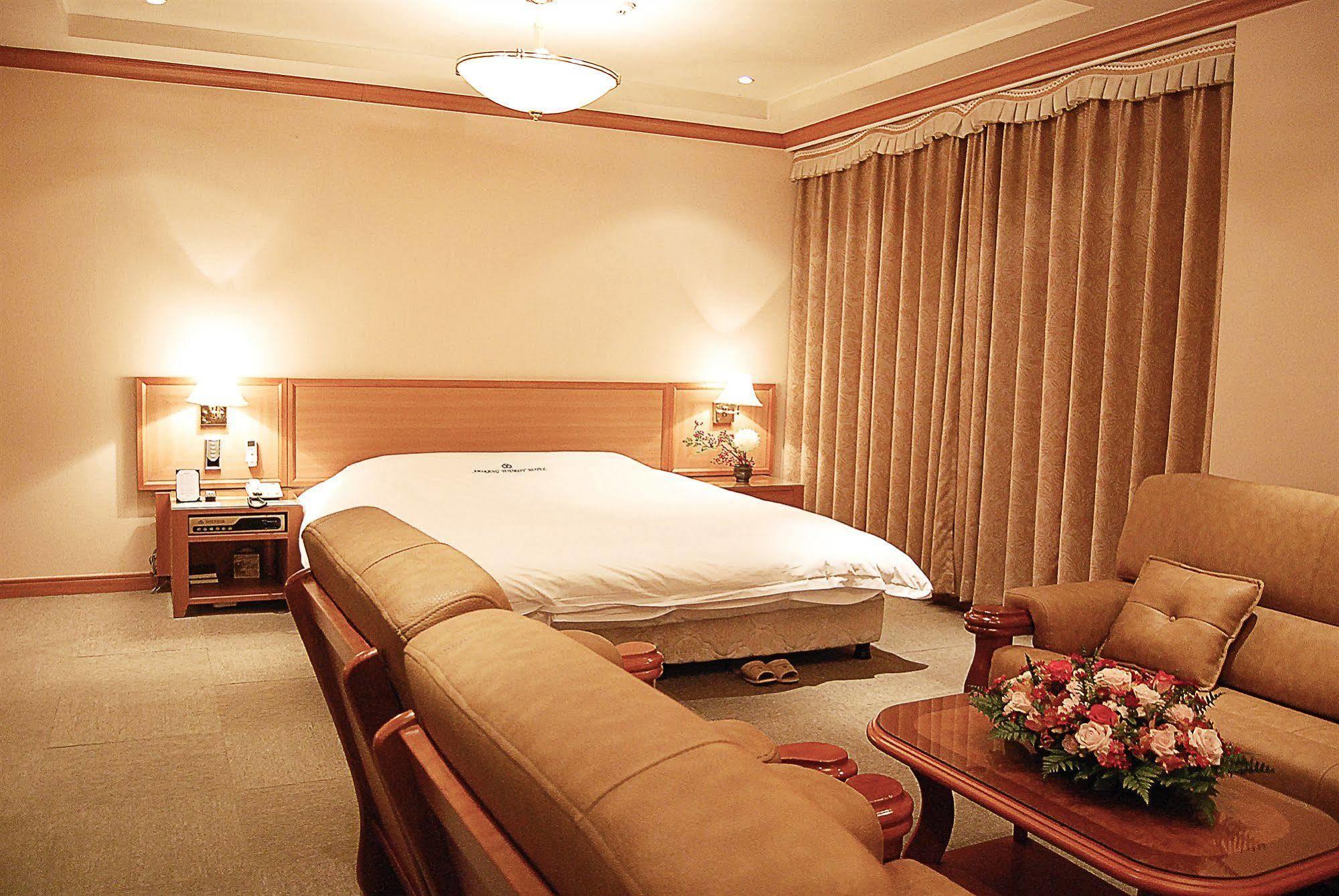 Arirang Tourist Hotel Changwon Eksteriør bilde