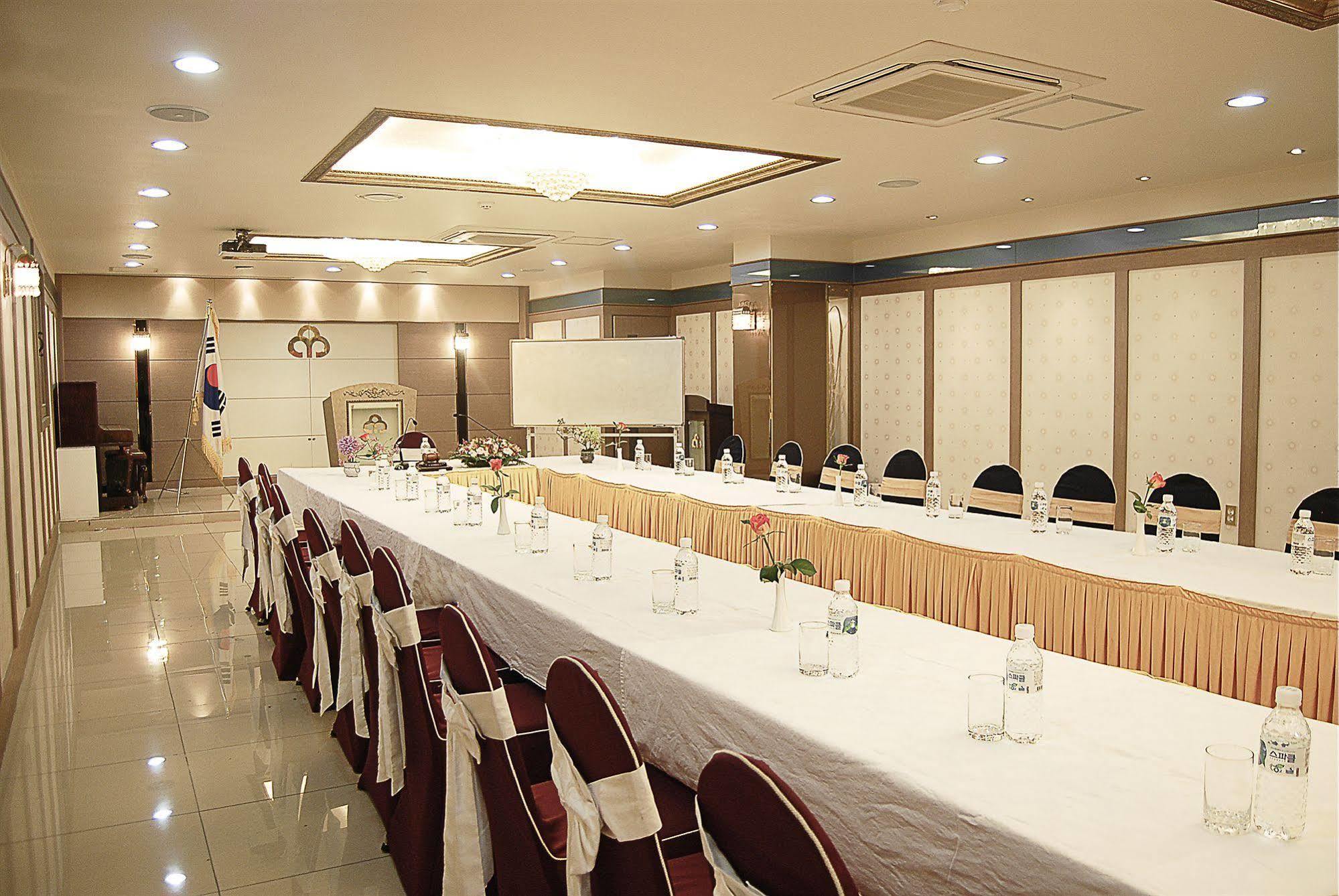 Arirang Tourist Hotel Changwon Eksteriør bilde